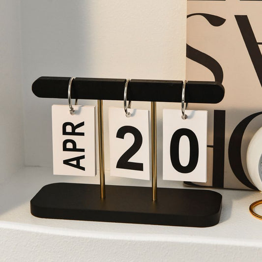 Natural Wood Desktop Calendar – Minimalist Christmas Home Gift