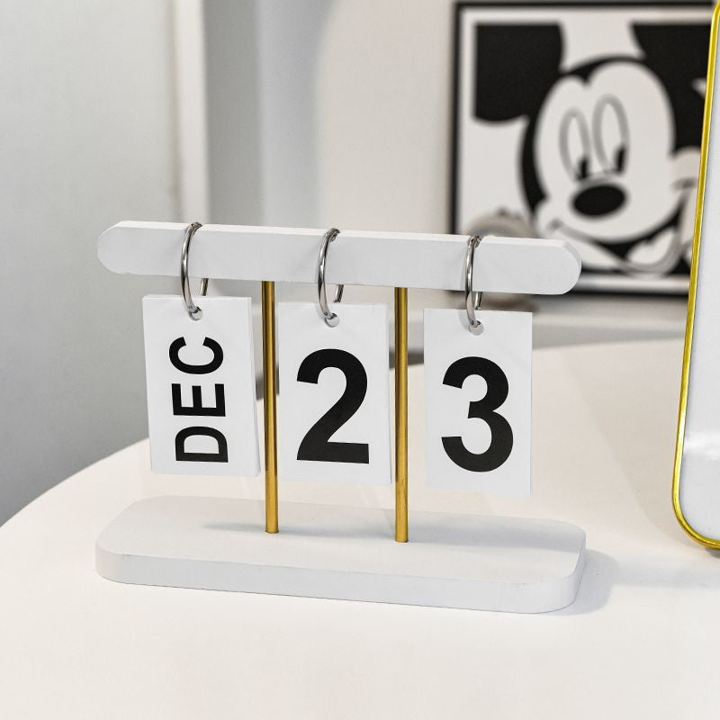 Natural Wood Desktop Calendar – Minimalist Christmas Home Gift